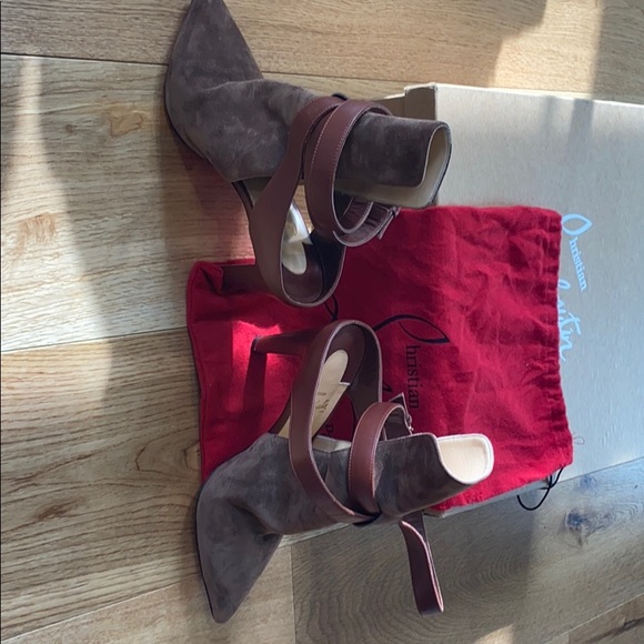 Stunning Christian Louboutin - Picture 5 of 13